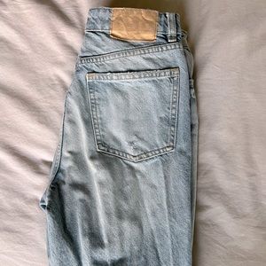 Zara Jeans. Distressed. Size 4.